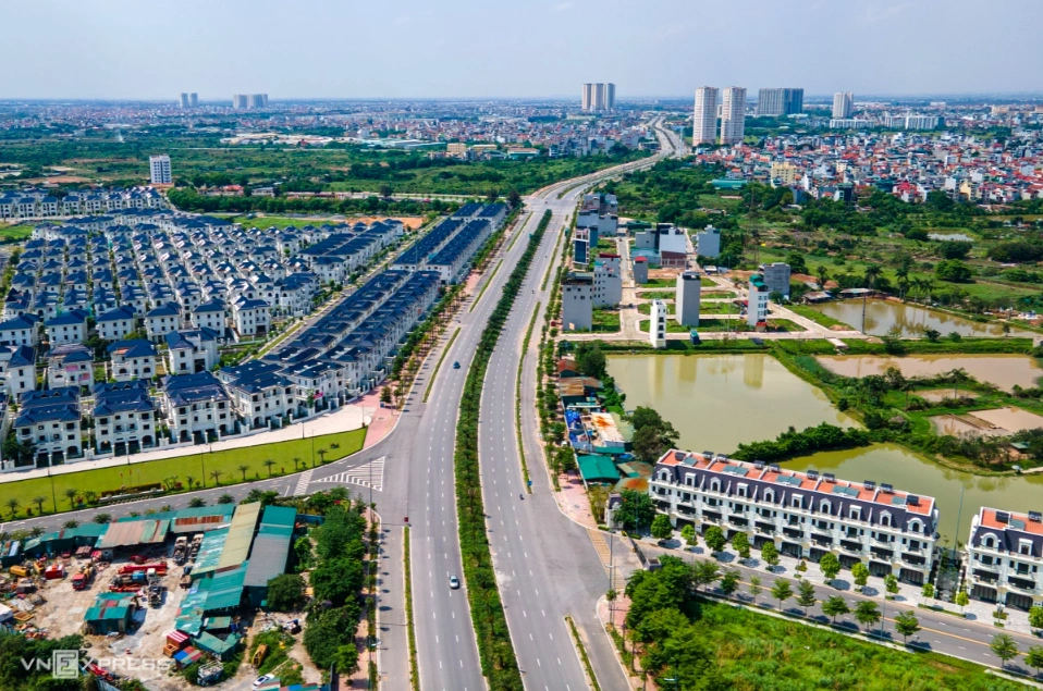 Một đoạn tuyến đường vành đai 3,5 đã hoàn thành đưa vào sử dụng. Ảnh: Thế Bằng