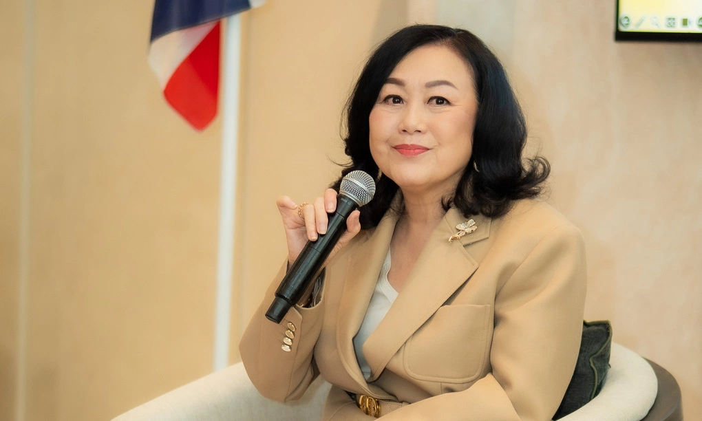Bà Wallaya Chirathivat, Chủ tịch Central Group tại họp báo sáng 17/9. Ảnh tập đoàn cung cấp
