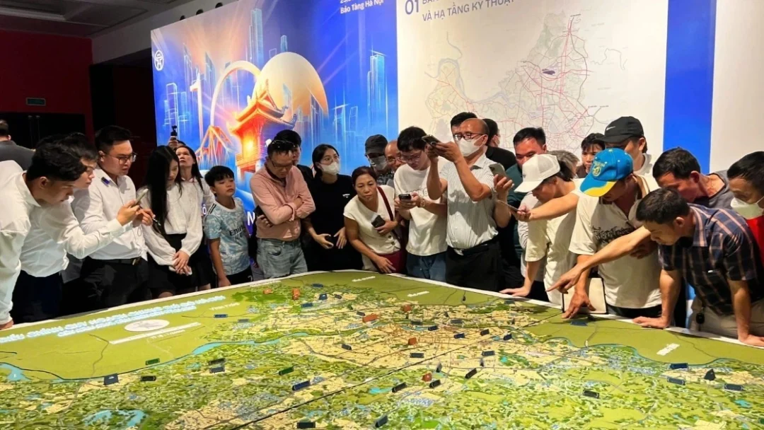 Quy hoạch Hà Nội 100 năm: Người dân quan tâm sông Hồng, trăn trở an cư