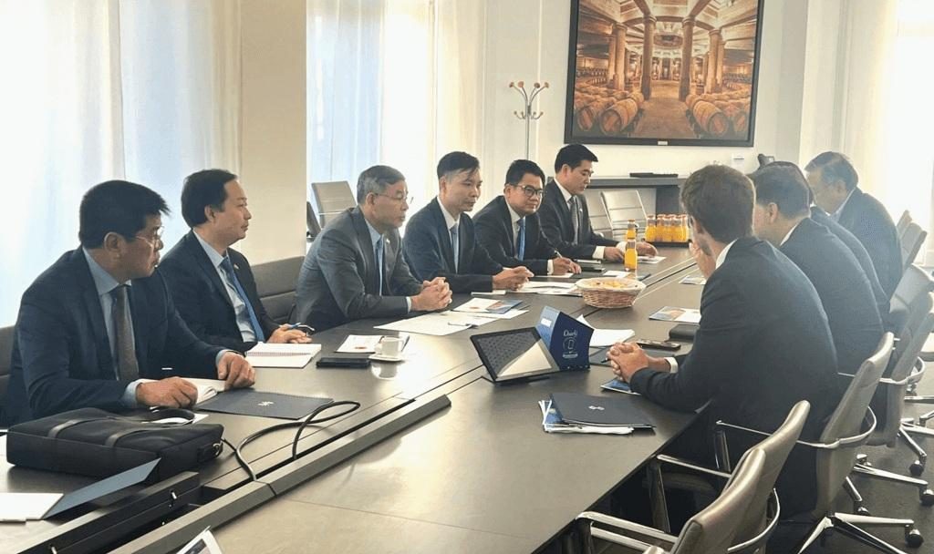 Gia tộc Rothschild Đề Xuất Hợp Tác Dự Án Đường Sắt 67 Tỷ USD