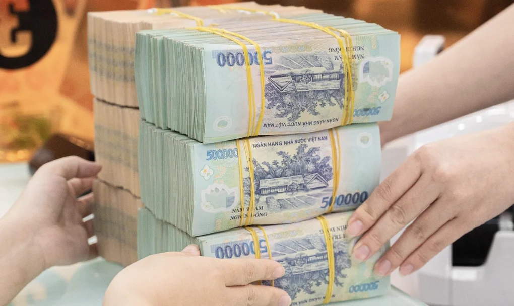 Loạt ngân hàng triển khai cộng thêm lãi suất, có gì đáng chú ý? - 1