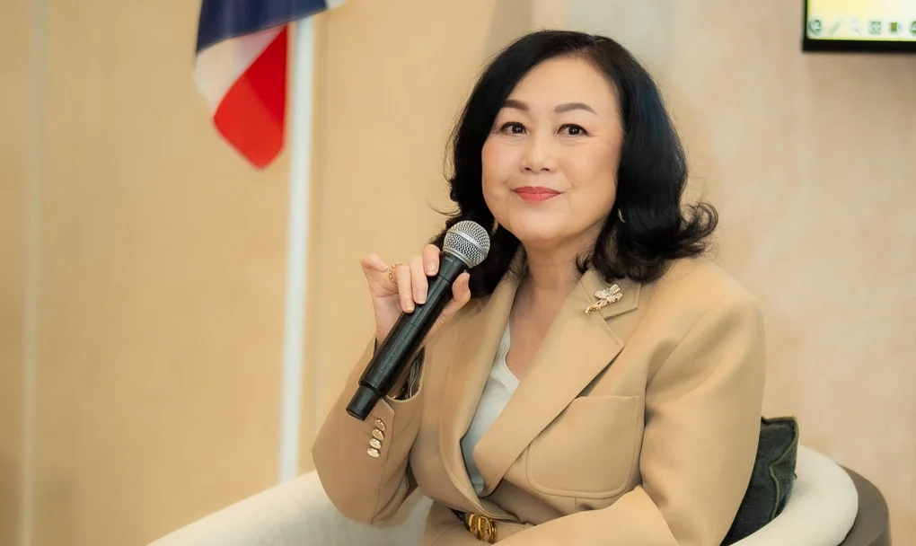 Bà Wallaya Chirathivat, Chủ tịch Central Group tại họp báo sáng 17/9. Ảnh tập đoàn cung cấp