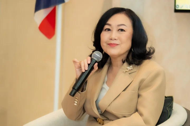 Bà Wallaya Chirathivat, Chủ tịch Central Group tại họp báo sáng 17/9. Ảnh tập đoàn cung cấp